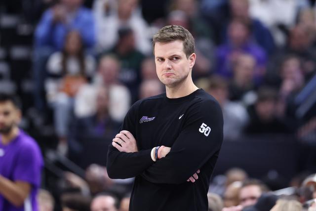 塔图姆31+8利拉德32分 凯尔特人险胜雄鹿7连胜